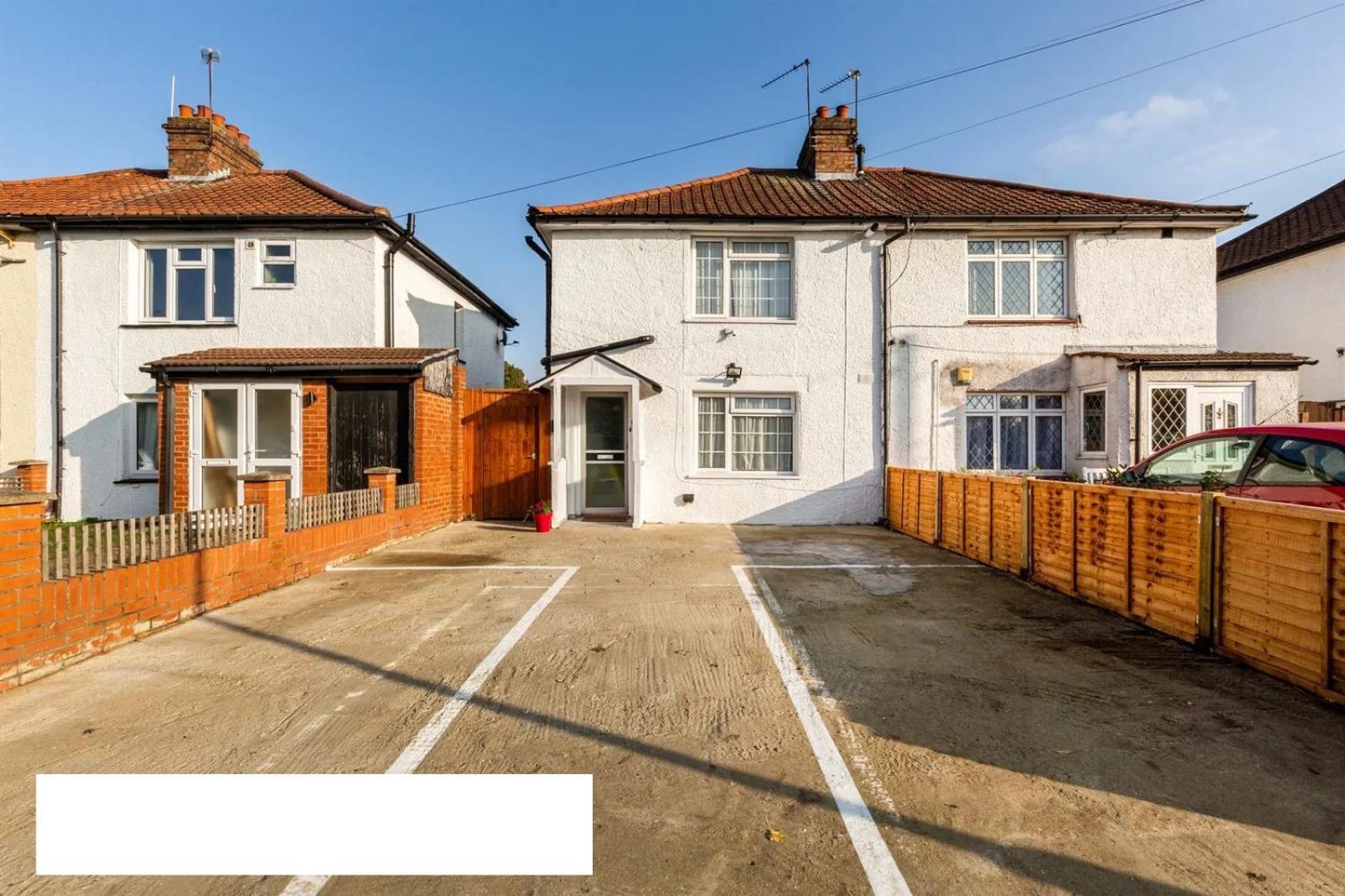 Cosy Private Flat In London, Free Parking On Premise Leilighet Carshalton Eksteriør bilde